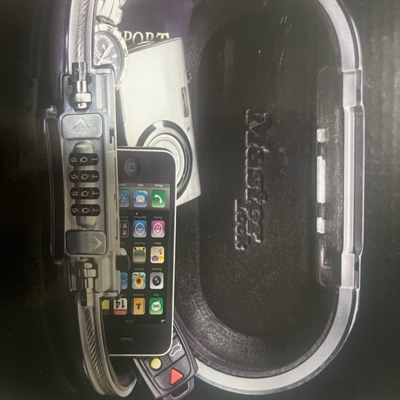 NWT- Master Lock safe space container - perfect for travel, dorm rooms, etc - Picture 3 of 3